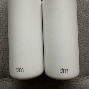 PAIR OF 32OZ WATER BOTTLES
